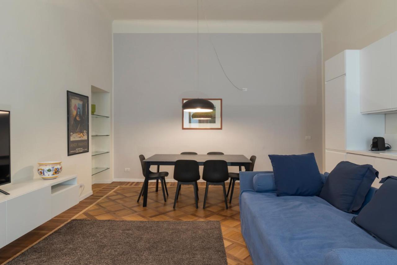 Luxury Apartment Near Duomo Italia 38 Милан Экстерьер фото