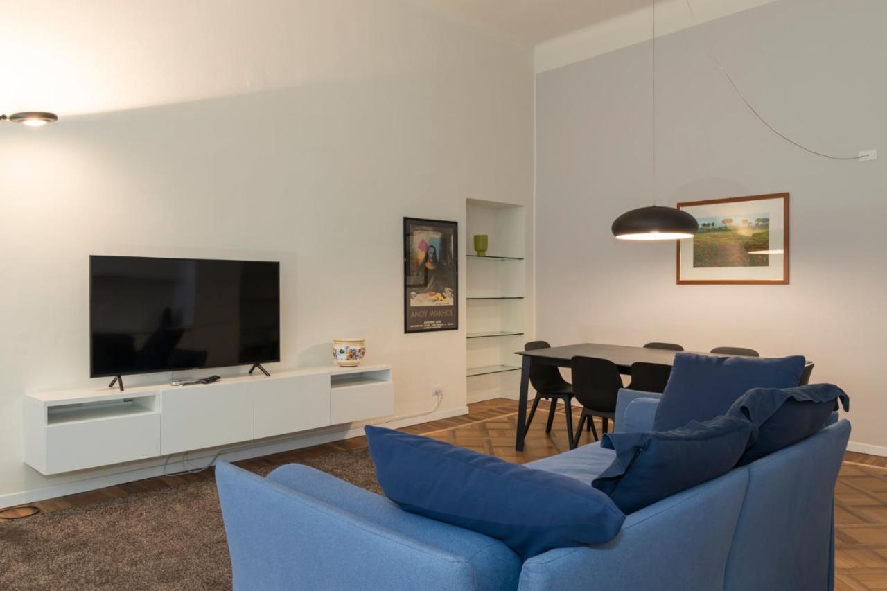 Luxury Apartment Near Duomo Italia 38 Милан Экстерьер фото